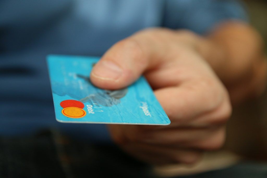 Karta kredytowa - czy to się opłaca?