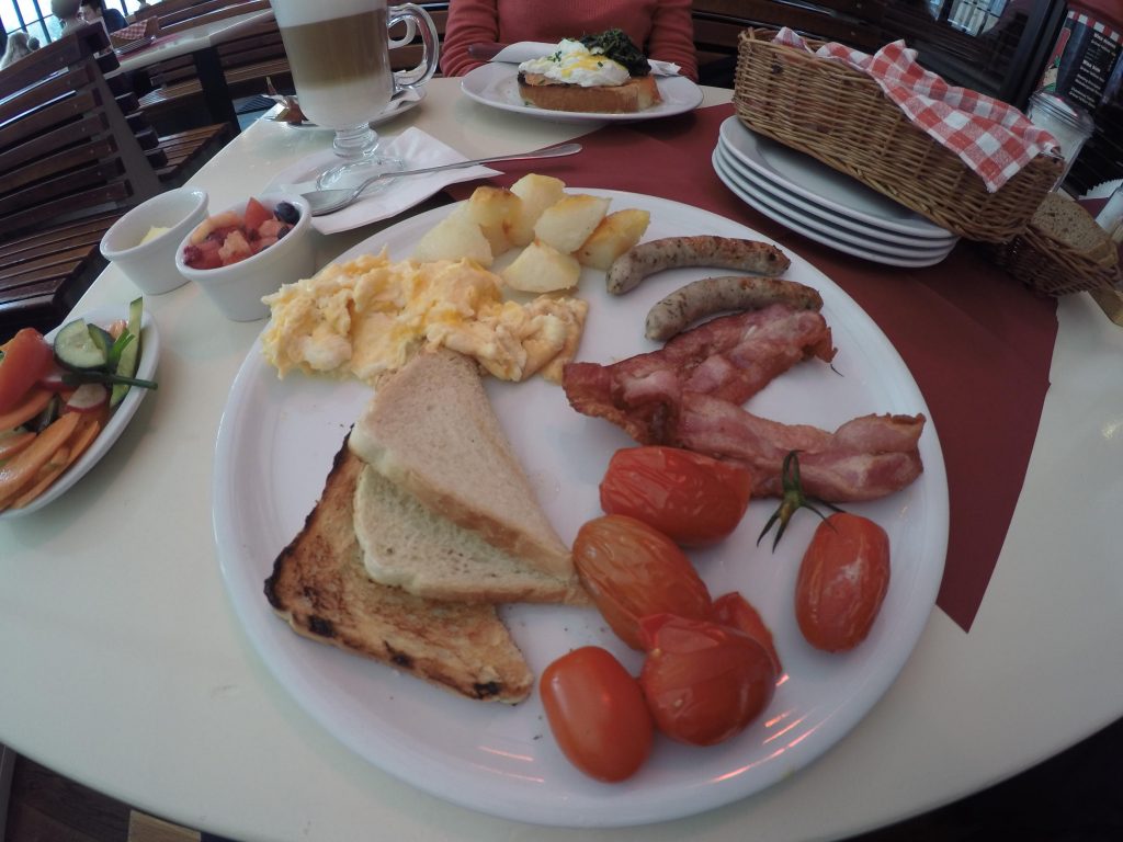 Śniadanie u Szwejka - Najlepsze miejsca na tanie śniadanie w Warszawie