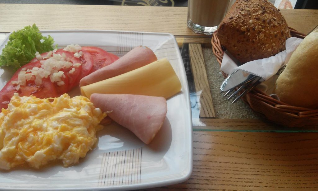 Śniadanie w Galerii Wypieków - Najlepsze miejsca na tanie śniadanie w Warszawie
