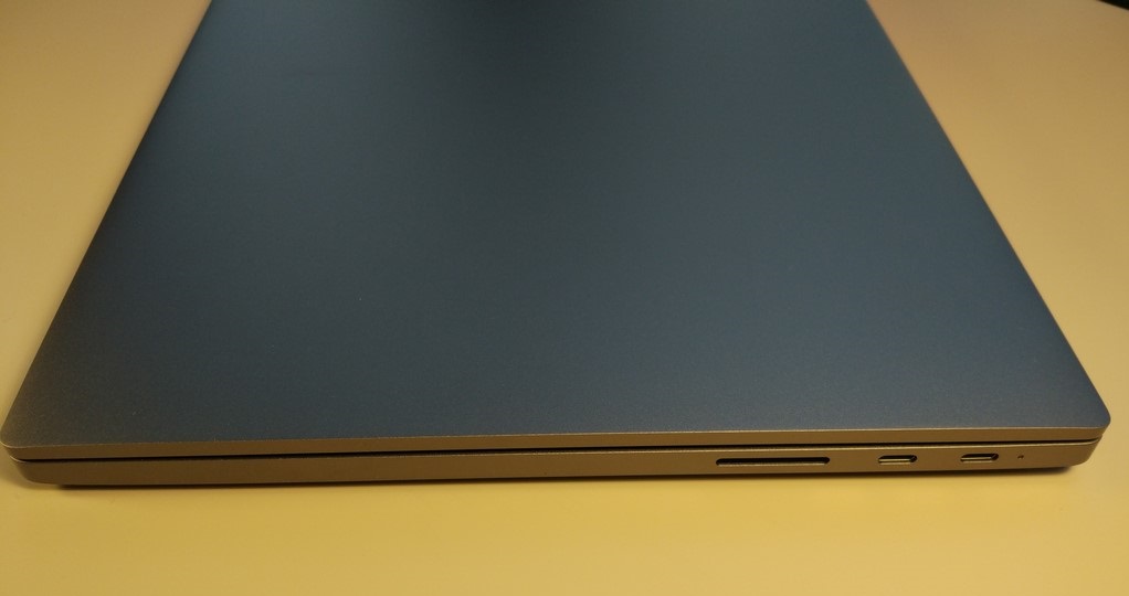 Xiaomi Mi Notebook Pro - recenzja chińskiego MacBooka - panel prawy