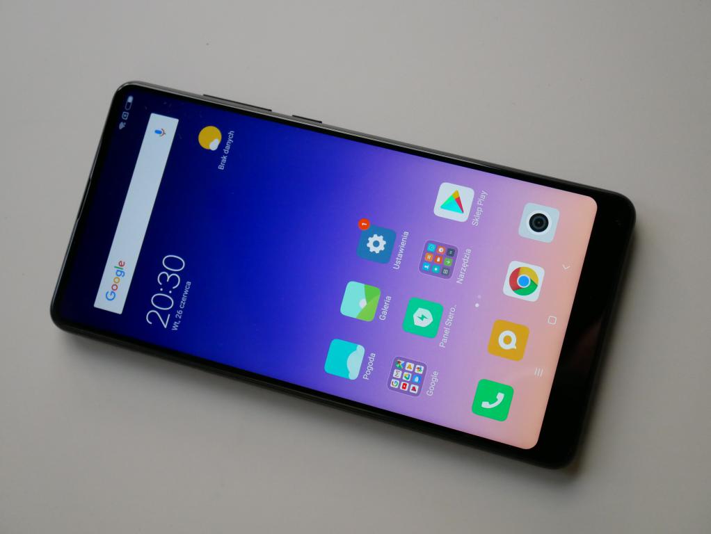 Xiaomi Mi Mix 2s - recenzja - włączony telefon