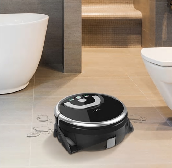 iLife W400 - premiera robota do mycia podłóg - zmywanie wody