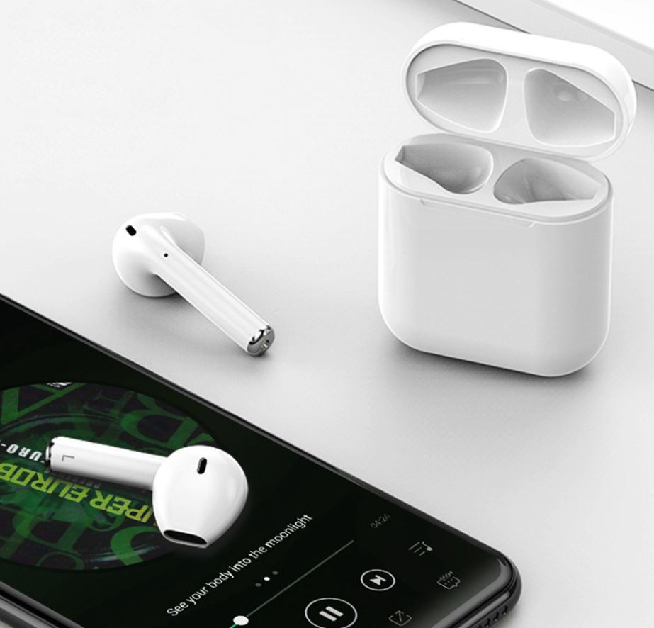 promocja słuchawek bezprzewodowych bluetooth Apods i12 - słuchawki z casem