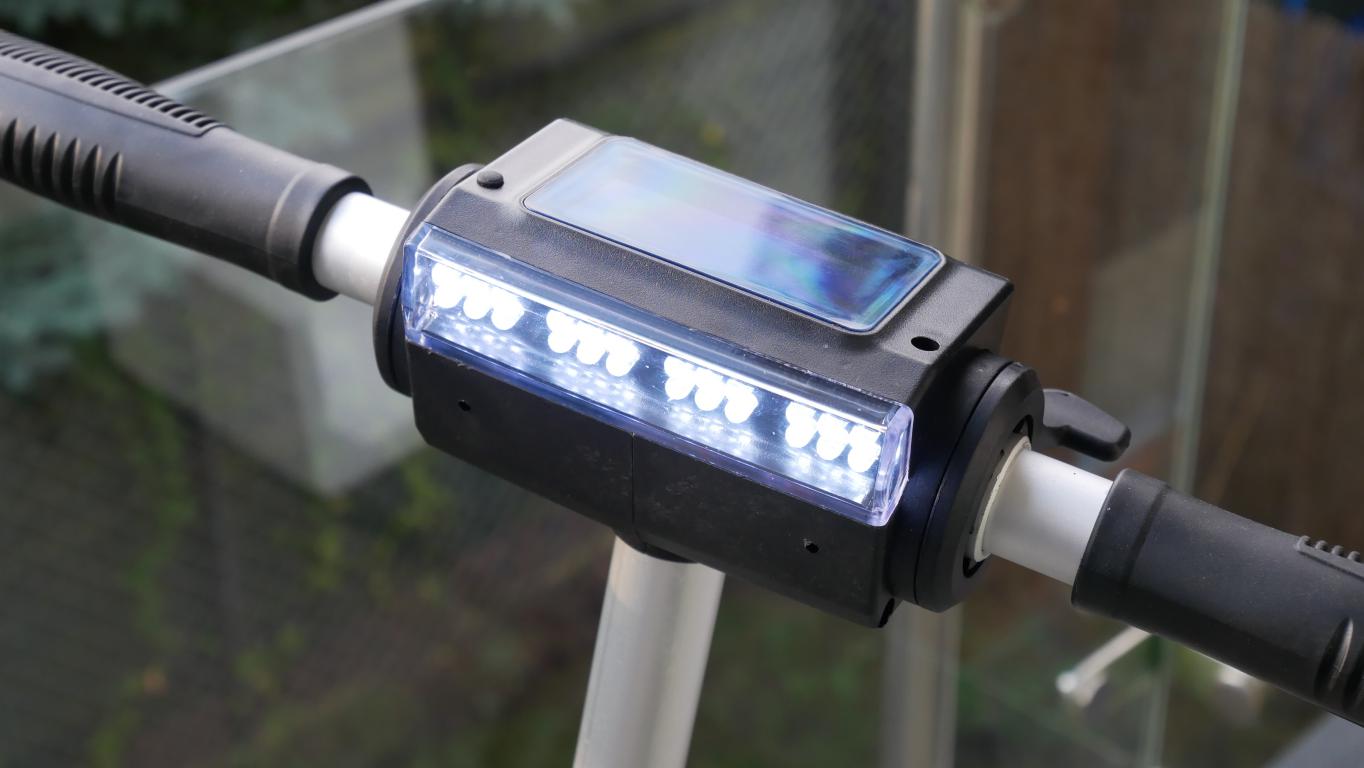 KUGOO S1 PRO - recenzja hulajnogi elektrycznej - lampa przednia