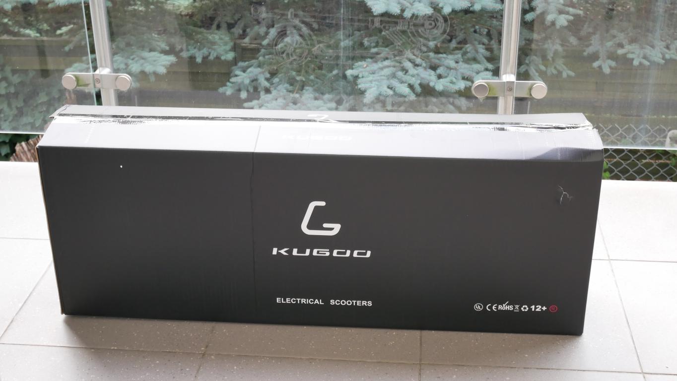 KUGOO S1 PRO - recenzja hulajnogi elektrycznej - pudełko z hulajnogą