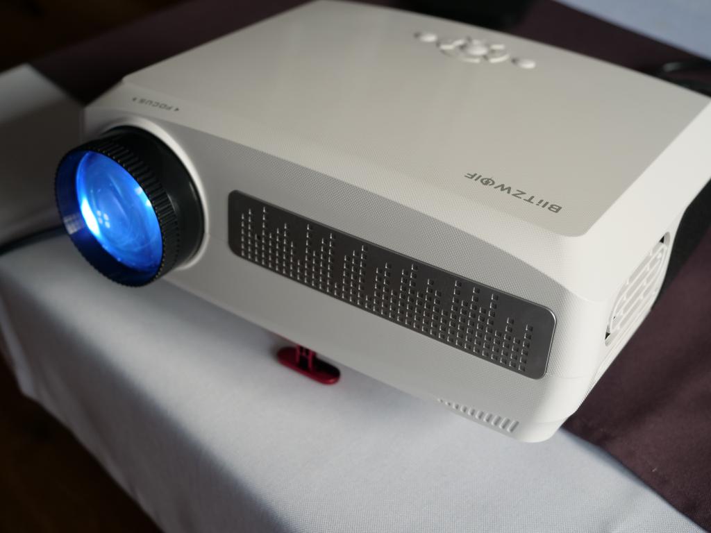 Blitzwolf BW-VP6 - recenzja projektora Full HD w super cenie - projektor