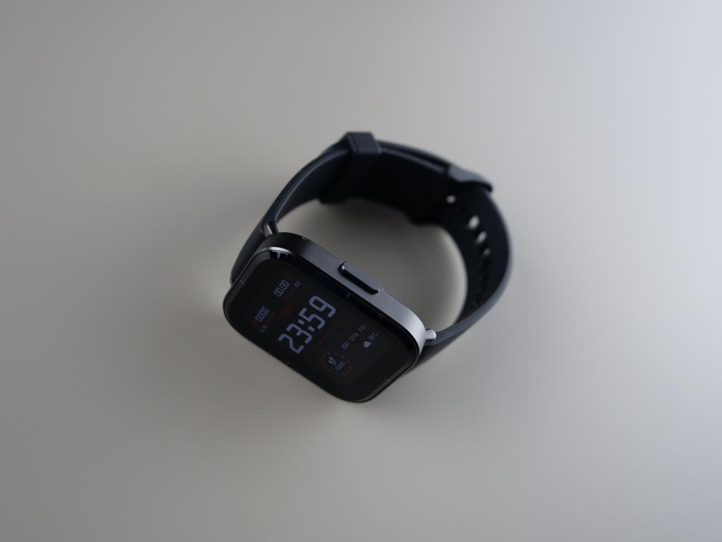 Mibro Color - recenzja smartwatcha w super cenie - złożony zegarek