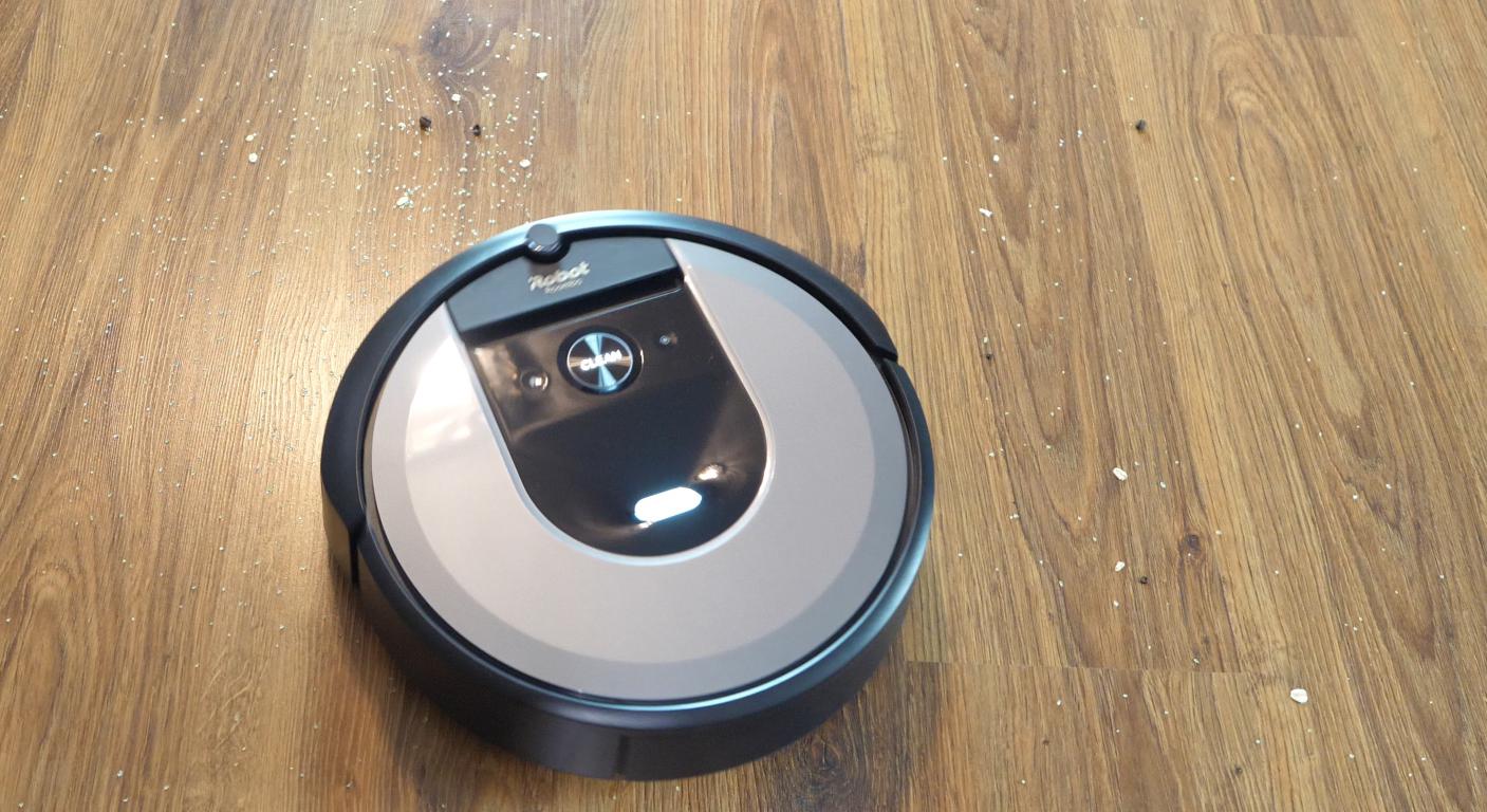 iRobot Roomba i7 - sprzątanie piasku