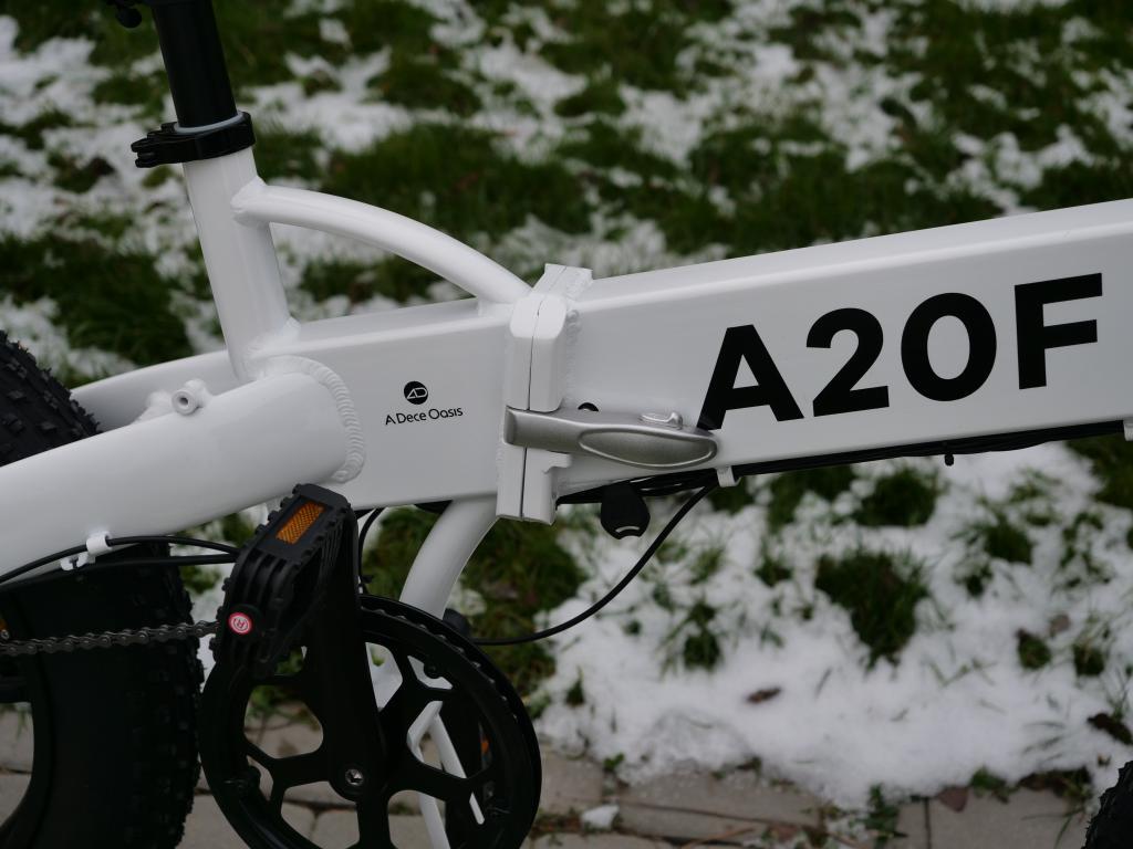 ADO A20F - recenzja rewelacyjnego roweru elektrycznego typu fatbike - klamra ramy