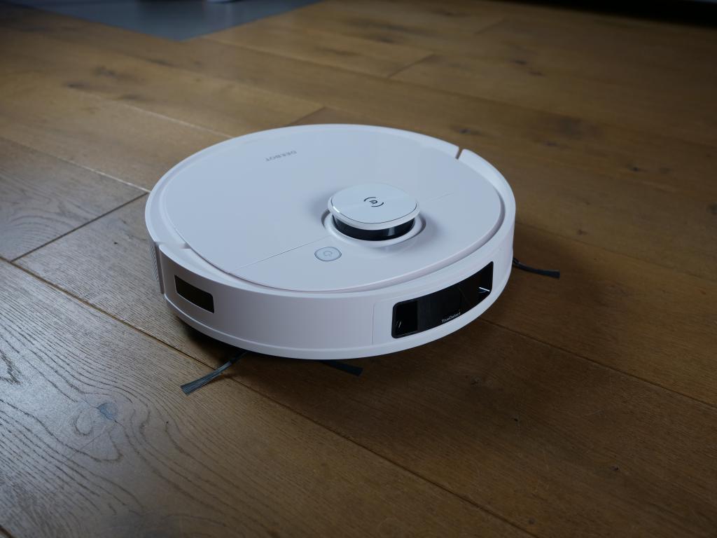 Ecovacs DEEBOT OZMO T9 - recenzja robota, który nie tylko odkurza i mopuje podłogi, ale i odświeża powietrze
