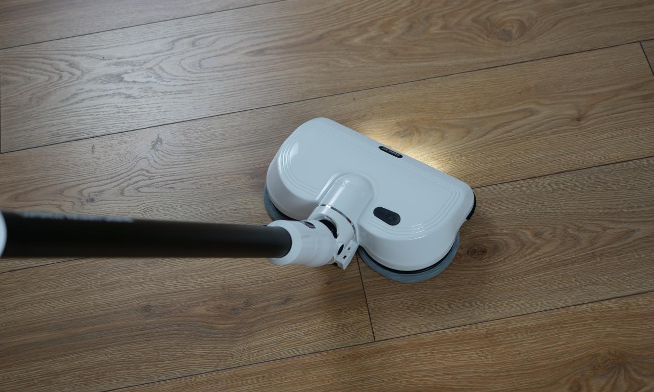 Recenzja RoboJet Speed Up - bezprzewodowe odkurzanie i mopowanie w jednym - mop na podłodze