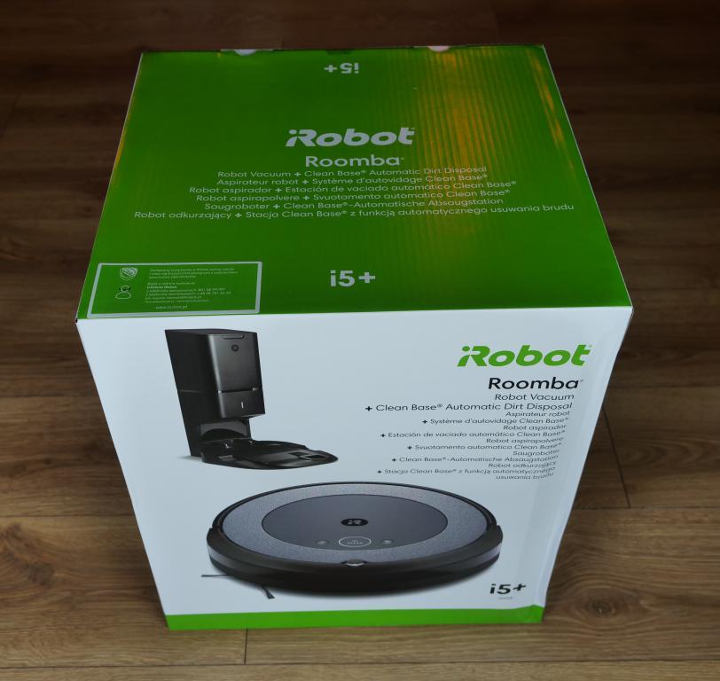 iRobot Roomba i5+ - recenzja robota odkurzającego z mapowaniem i stacją do automatycznego opróżniania pojemnika - pudło z zestawem