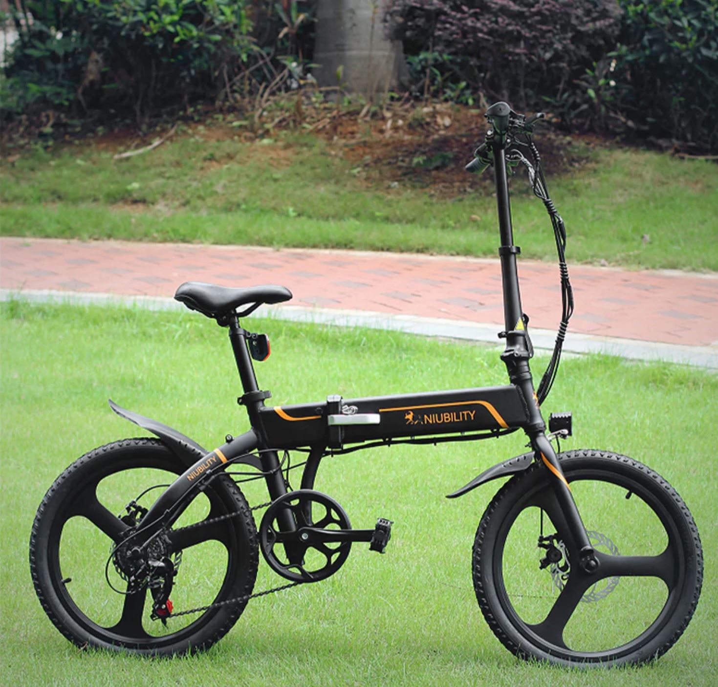 Niubility B20 - mały rower elektryczny w dobrej cenie