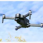 Dron SJRC F11S 4K Pro w powietrzu