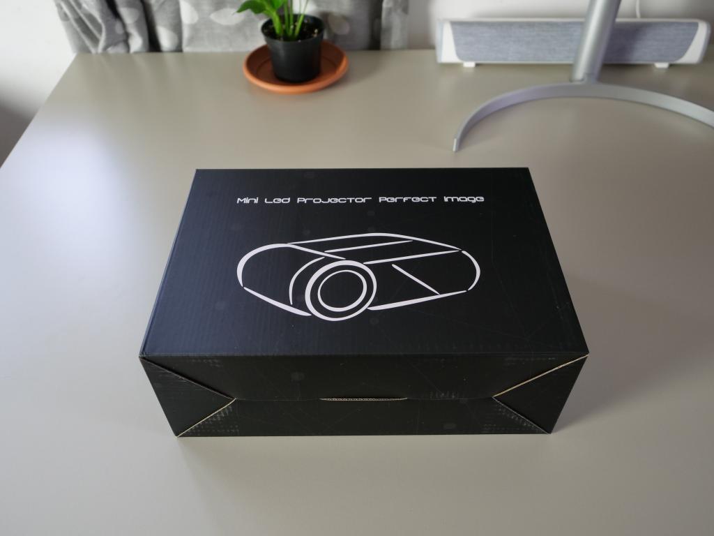 BYINTEK SKY K9 - recenzja mini projektora z AliExpress - pudełko