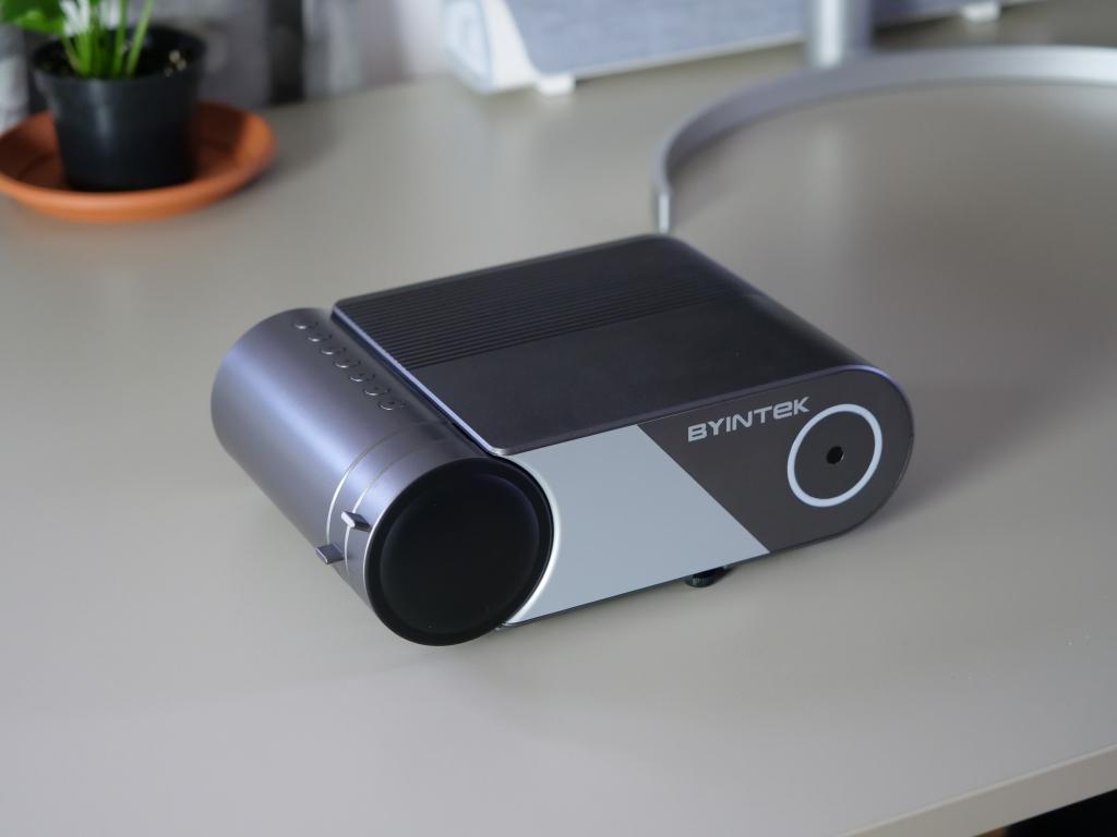 BYINTEK SKY K9 - recenzja mini projektora z AliExpress - złożony projektor