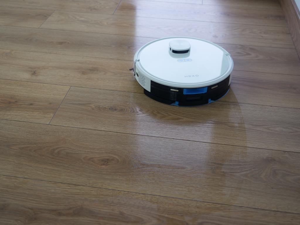 HEXO smart - recenzja robota sprzątającego z laserową nawigacją i funkcją mopowania - mopowanie paneli