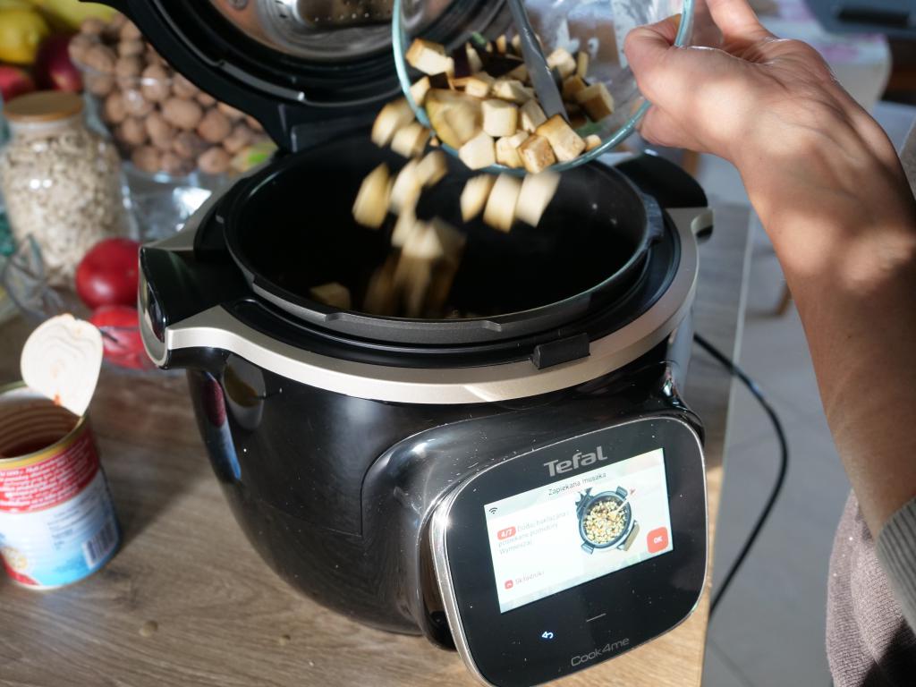 Tefal Cook4Me Touch wifi - recenzja inteligentnego pomocnika kuchennego - dodawanie składników