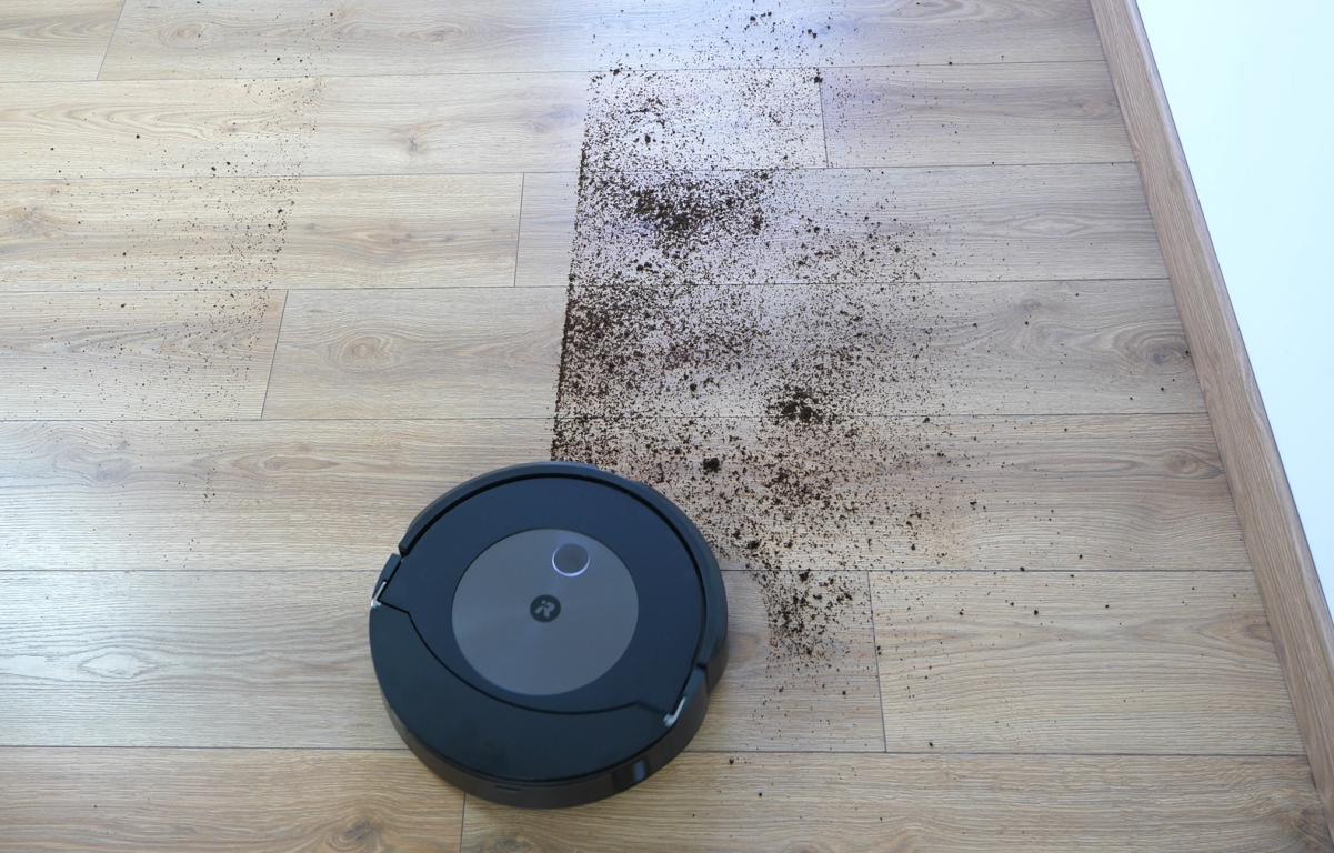 iRobot Roomba Combo J9+ - odkurzanie kawy - skuteczność