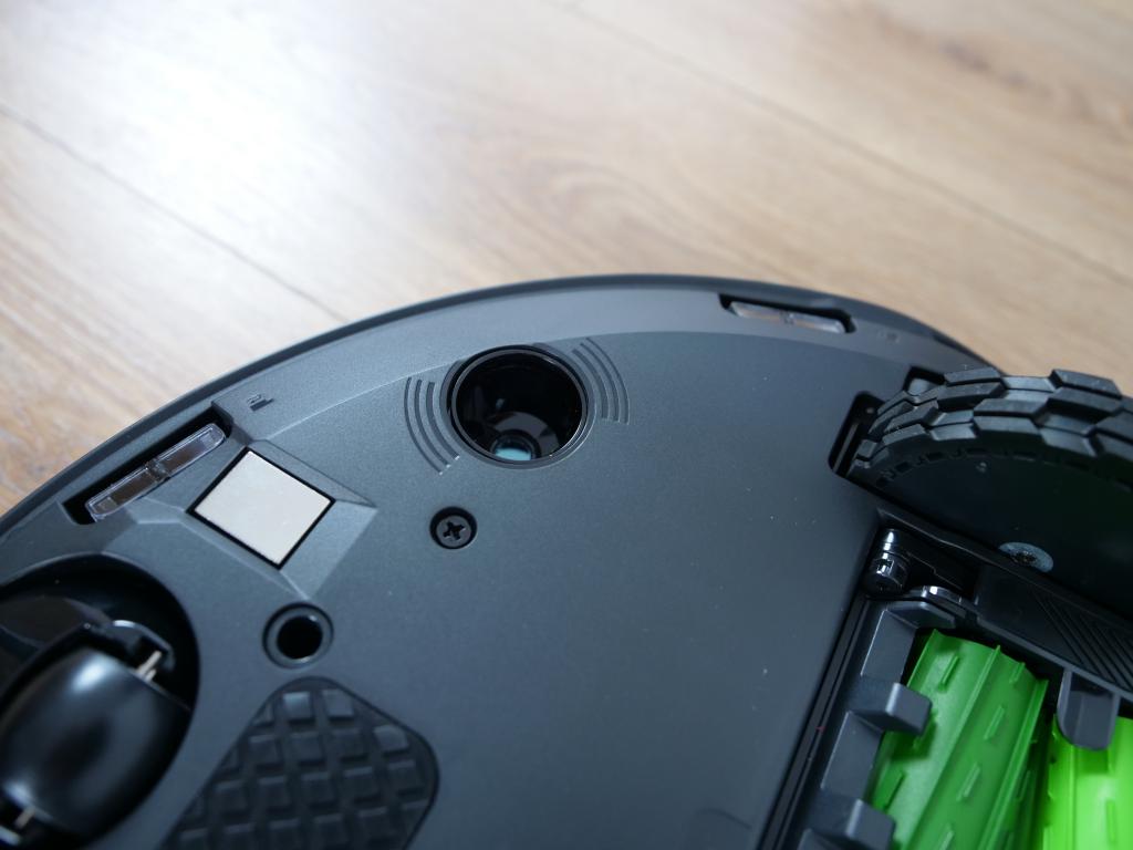iRobot Roomba Combo j9+ RECENZJA topowego robota sprzątającego ze stacją na brud i wodę - sensor podłoża