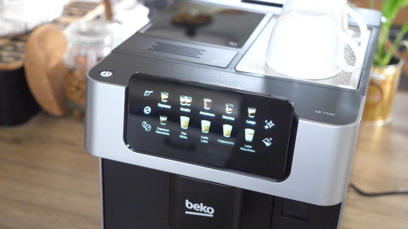 BEKO CaffeExperto CEG7304X - ekspres automatyczny - wyświetlacz
