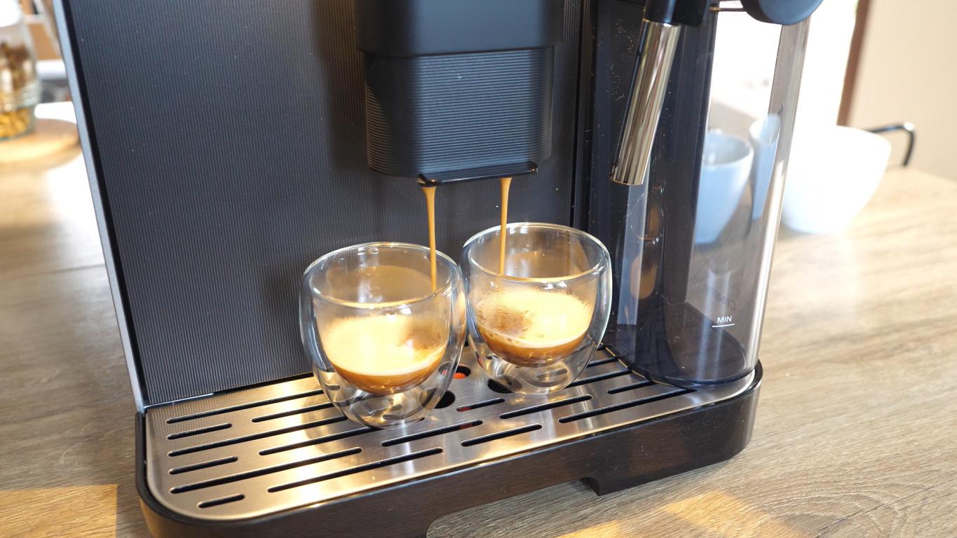BEKO CaffeExperto CEG7304X - robienie espresso double